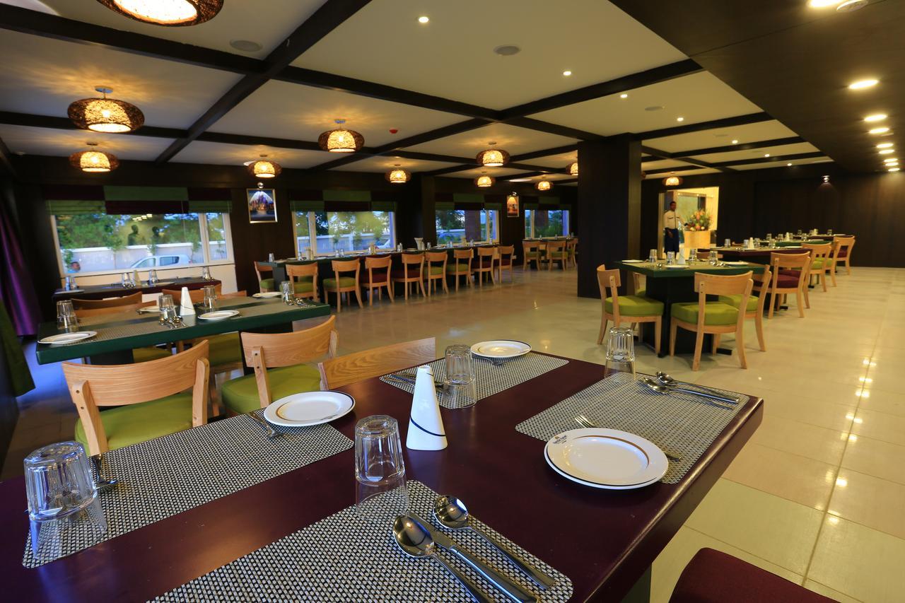 Nandan Kanan Hotel & Resort Sipra Exteriér fotografie