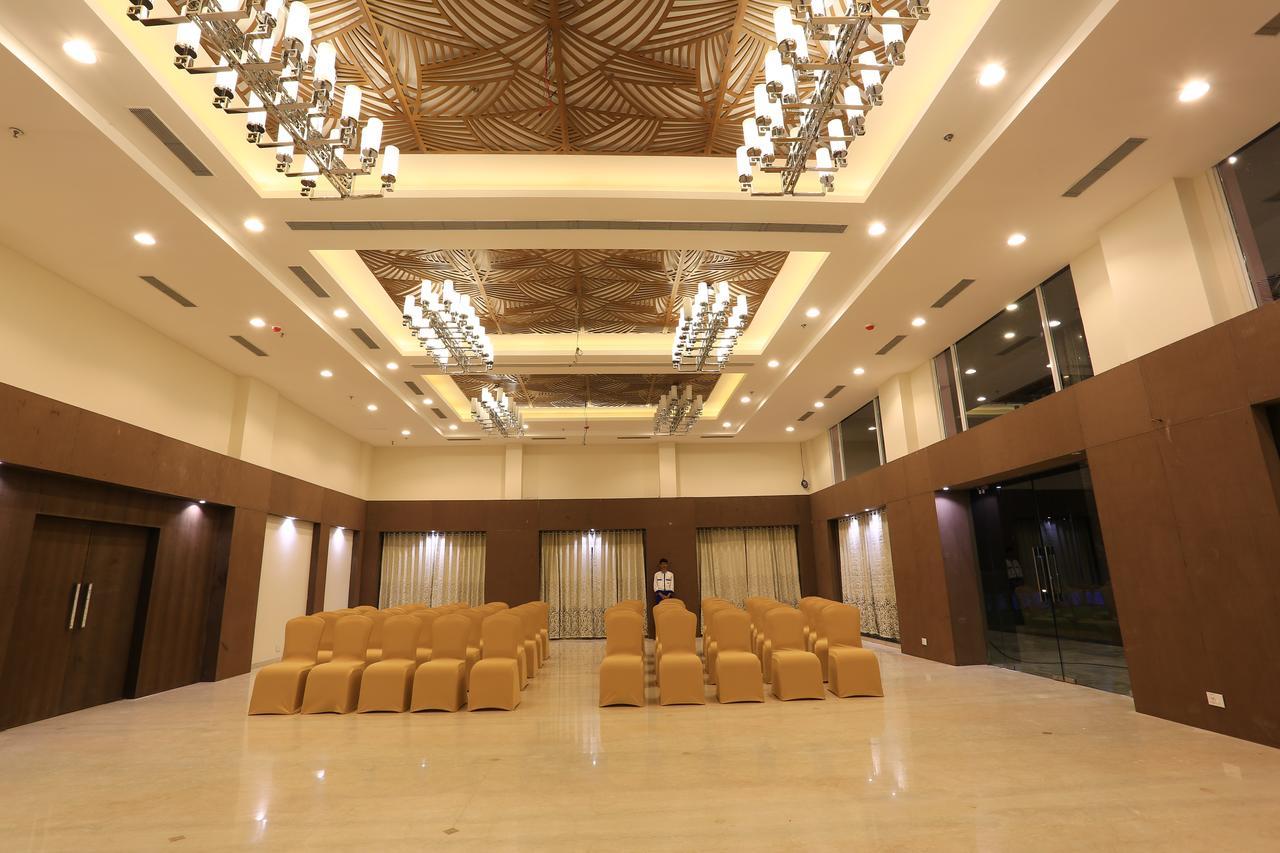 Nandan Kanan Hotel & Resort Sipra Exteriér fotografie